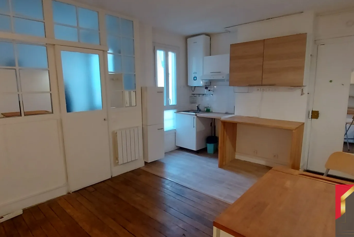 T2 lumineux à vendre à Paris 12ème, 28m² au dernier étage 