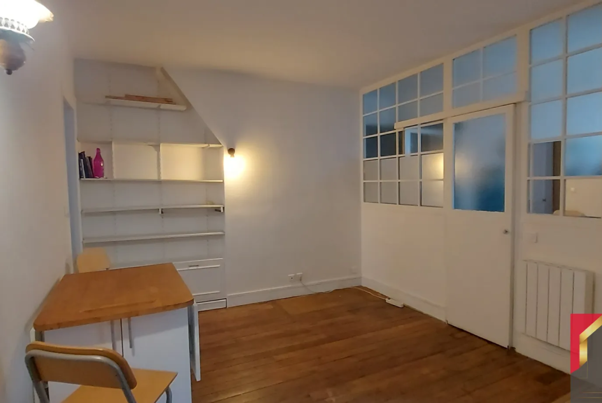 T2 lumineux à vendre à Paris 12ème, 28m² au dernier étage 