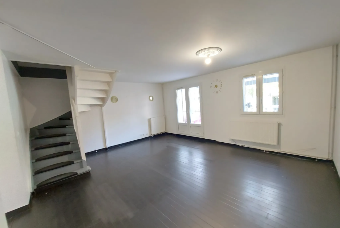 Vente Maison à Mantes-La-Jolie - 4 Chambres avec Jardin 