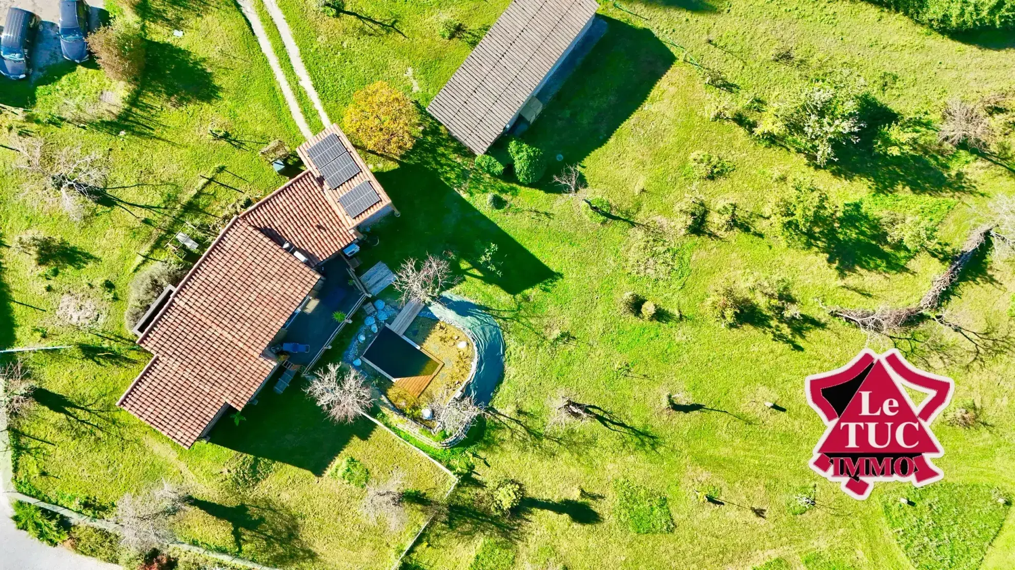 Maison écologique 2 chambres avec piscine et terrain de 3,5 ha à Villeneuve-sur-Lot 