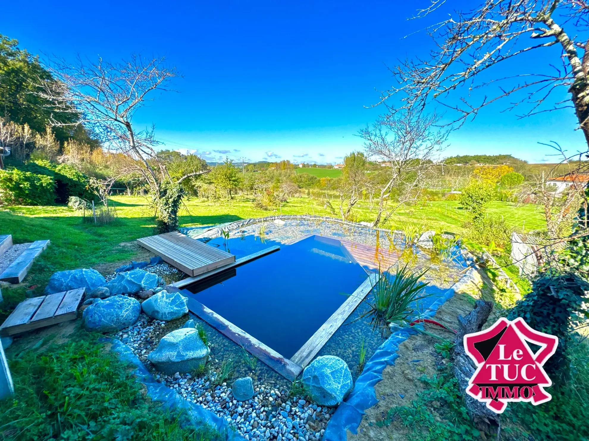 Maison écologique 2 chambres avec piscine et terrain de 3,5 ha à Villeneuve-sur-Lot 