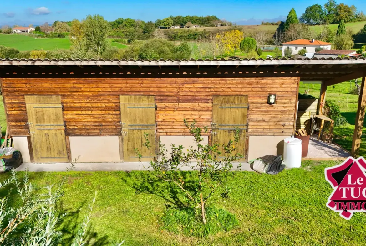 Maison écologique 2 chambres avec piscine et terrain de 3,5 ha à Villeneuve-sur-Lot 