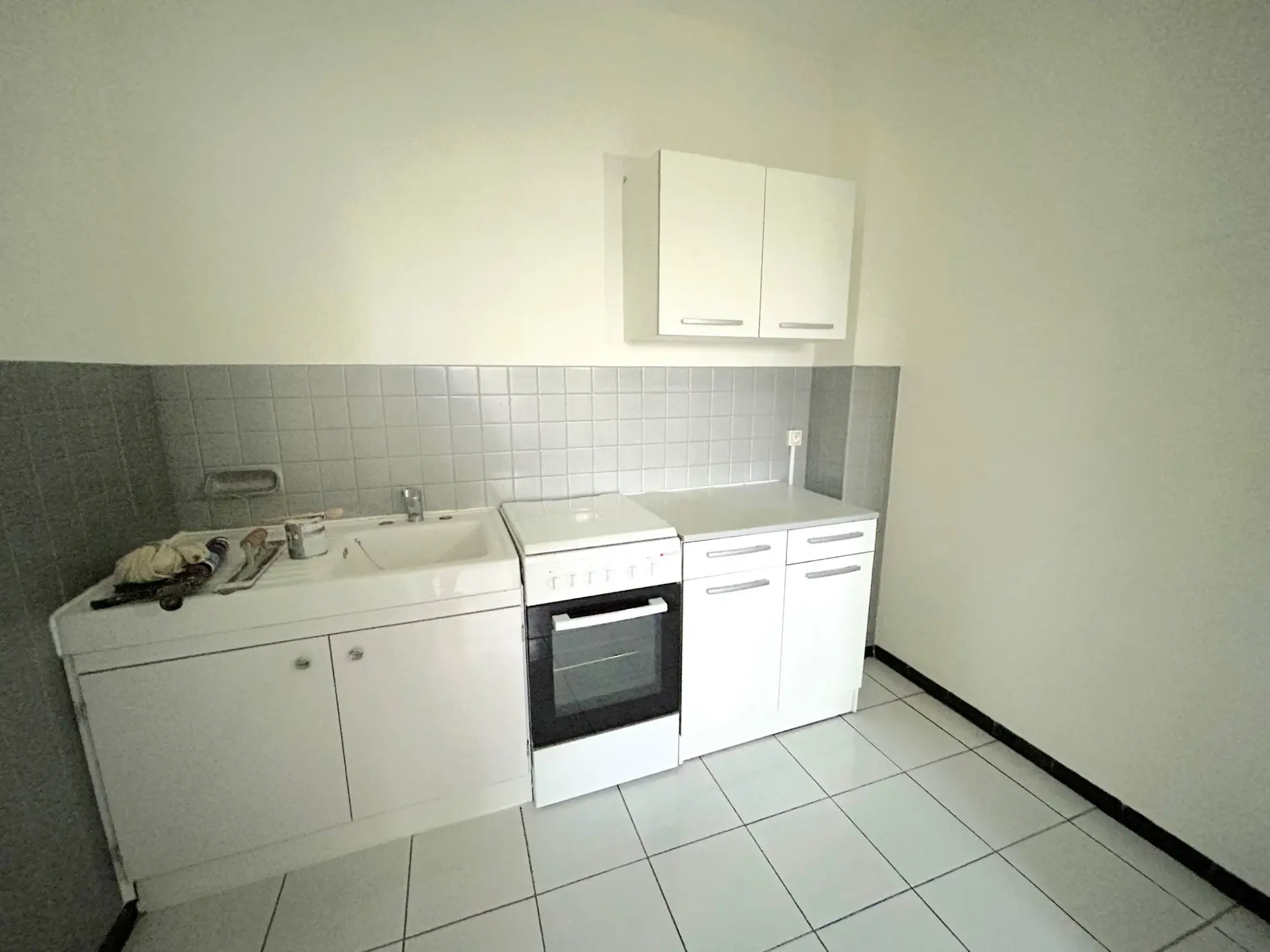 Appartement F2 à vendre à Saint-Étienne avec garage et cave 