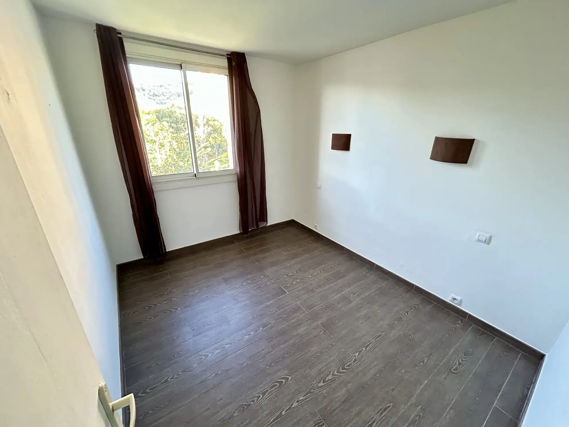 Appartement 2 pièces rénové à Nice Nord avec balcon 