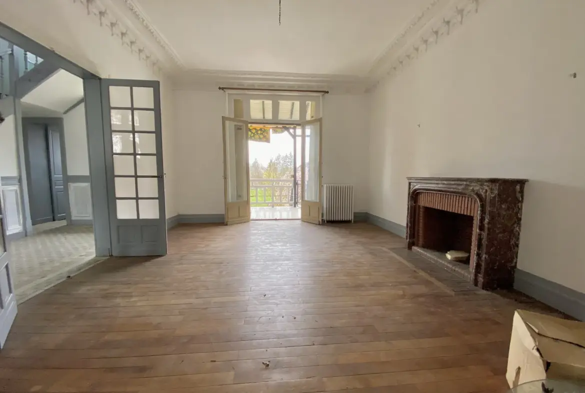 À vendre : Maison bourgeoise de 186m² à Vierzon avec accès canal 