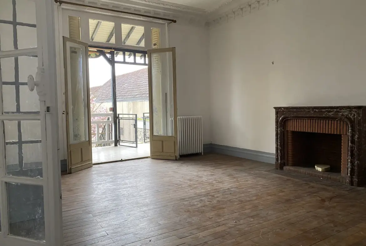 À vendre : Maison bourgeoise de 186m² à Vierzon avec accès canal 