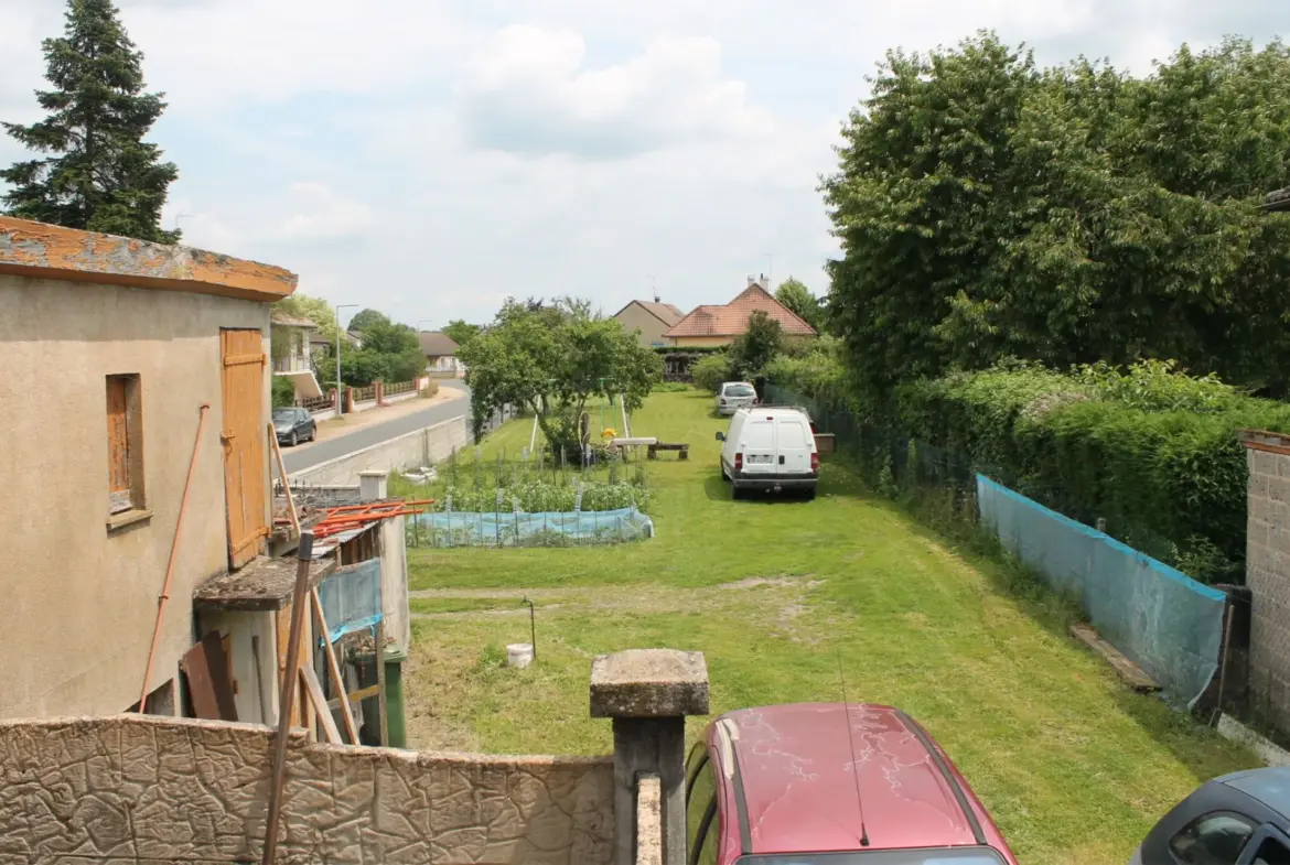 Maison rénovable à Cosne d'Allier sur terrain de 1165 m² 