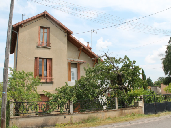 Maison rénovable à Cosne d'Allier sur terrain de 1165 m²