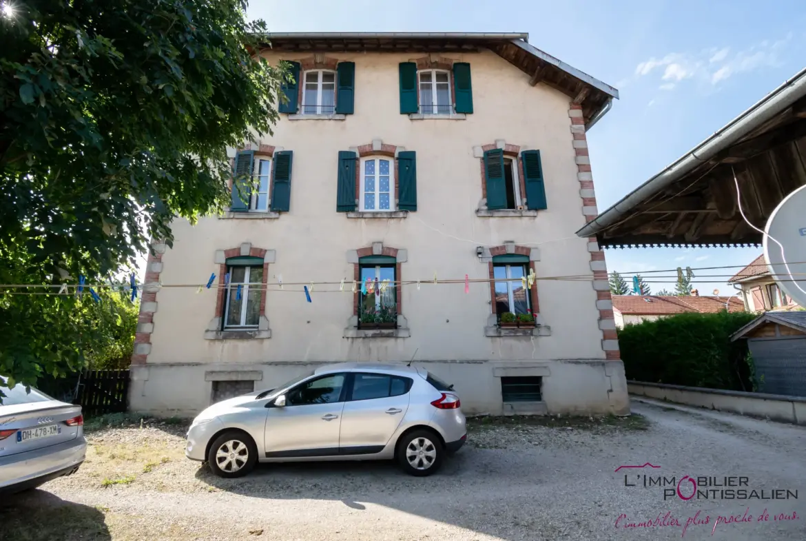 Pontarlier - 2 appartements à vendre avec garage et jardin 