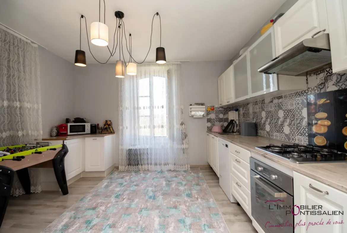 Pontarlier - 2 appartements à vendre avec garage et jardin 