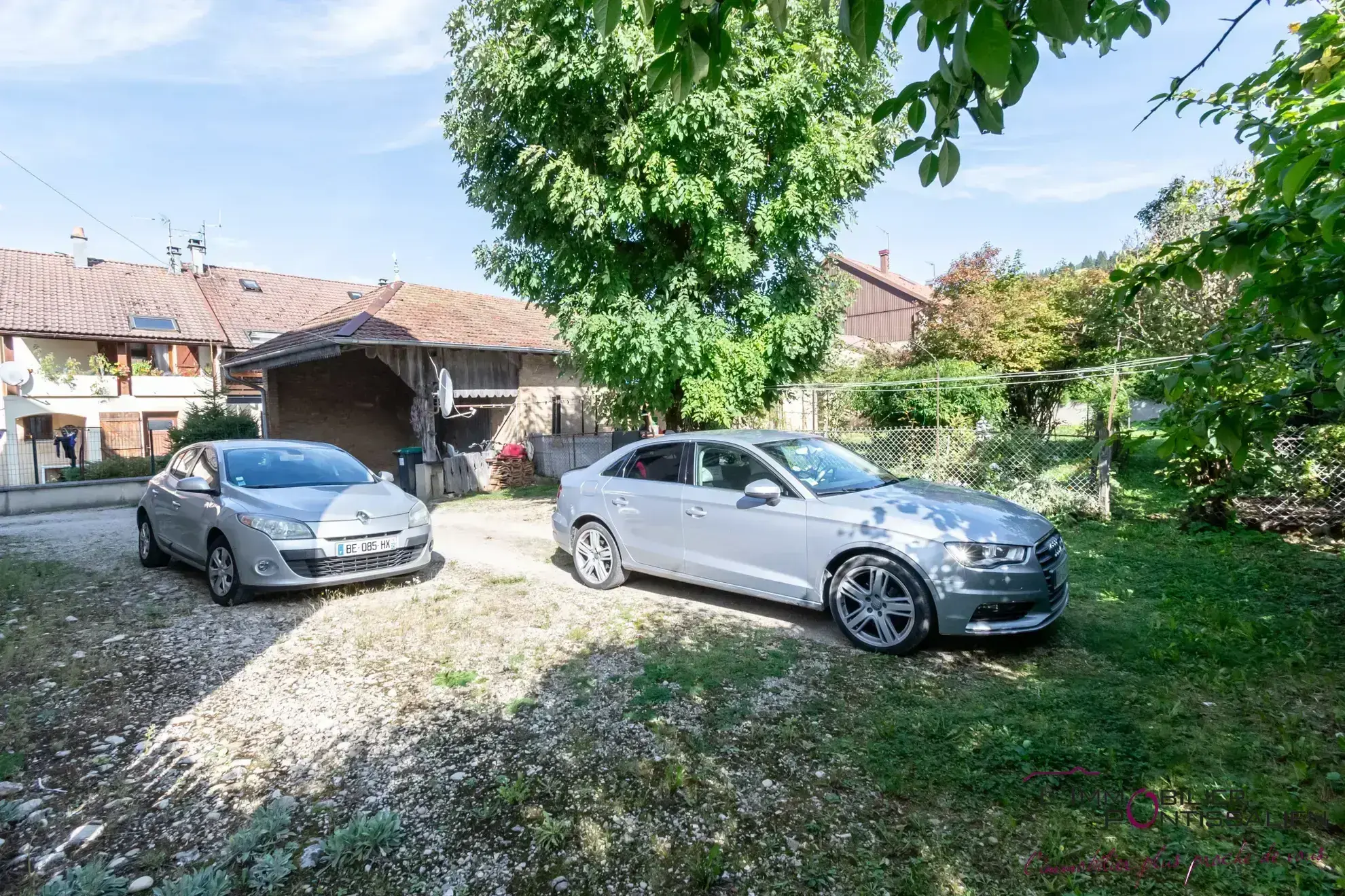 Pontarlier - 2 appartements à vendre avec garage et jardin 