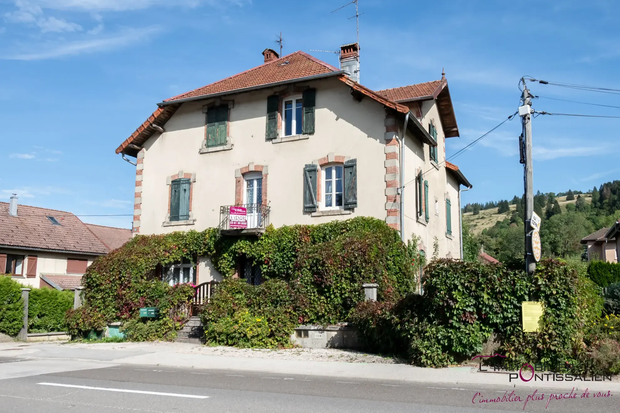 Pontarlier - 2 appartements à vendre avec garage et jardin 