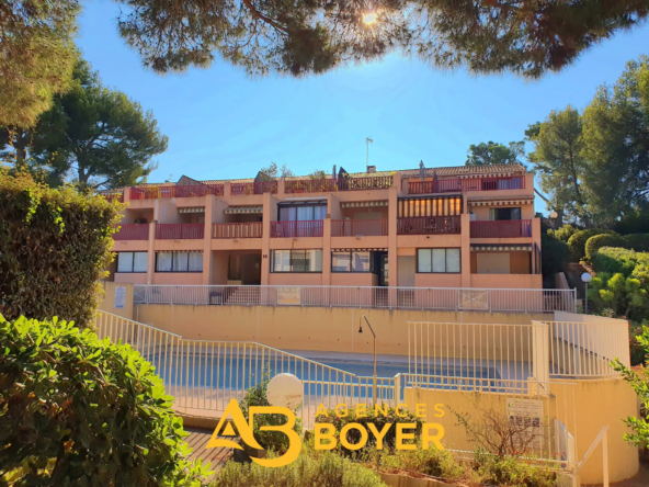 Vente Appartement T2 à Bandol avec Parking et Piscine