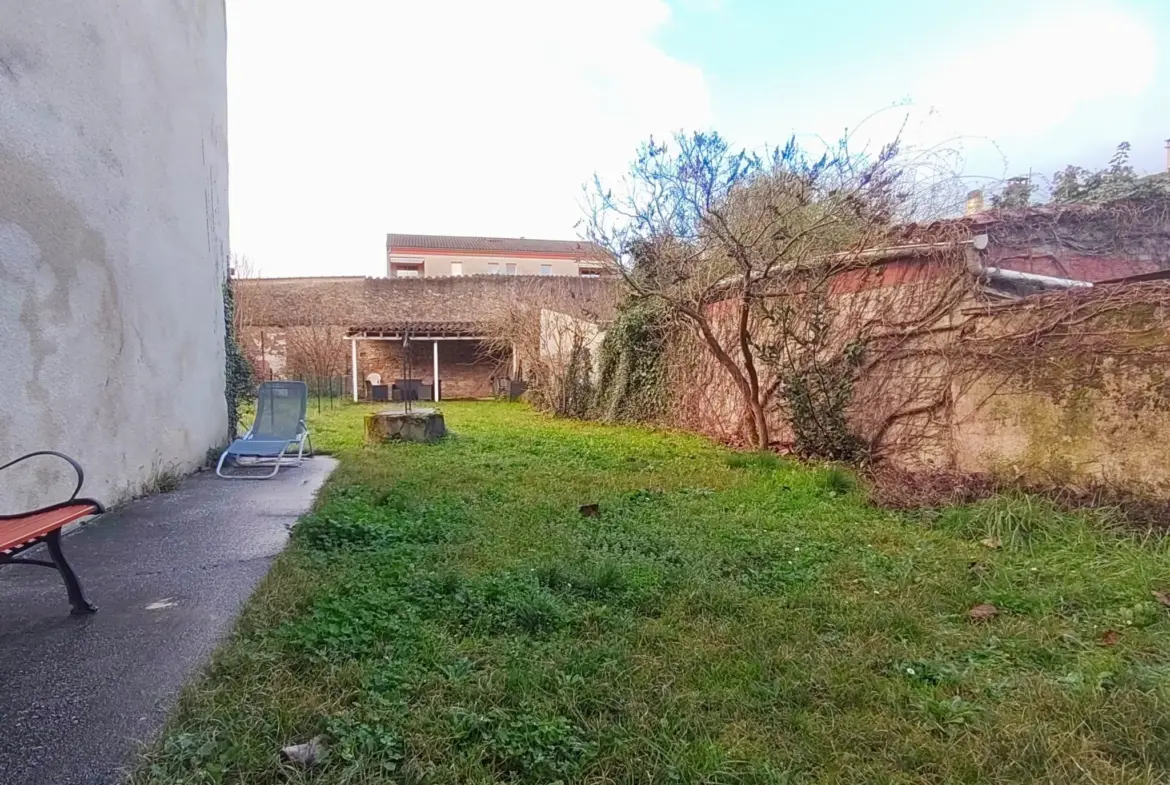 Maison de Ville avec Jardin et Garage à Castres 