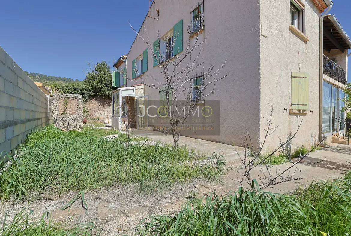 Haut de villa T5, 124,13m² avec jardin et parkings privés à Puget-ville 