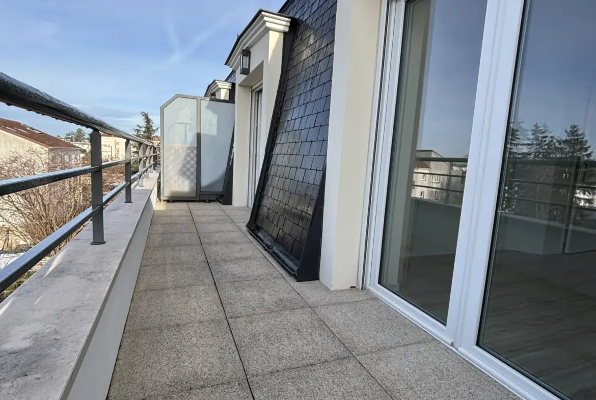 À vendre : Appartement 2 pièces avec balcon à Ste Geneviève des Bois 