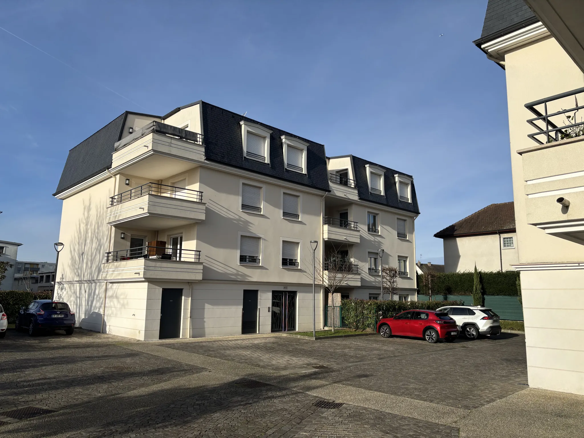 À vendre : Appartement 2 pièces avec balcon à Ste Geneviève des Bois 