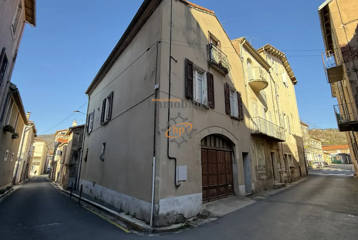 Maison de ville à vendre à Saint Affrique avec garage 