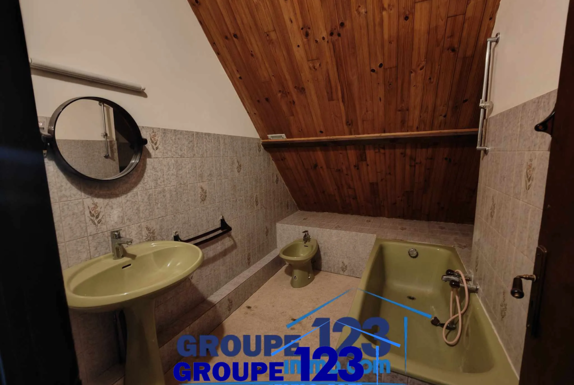 Maison spacieuse de 180 m² à Laduz avec 5 chambres et jardin 