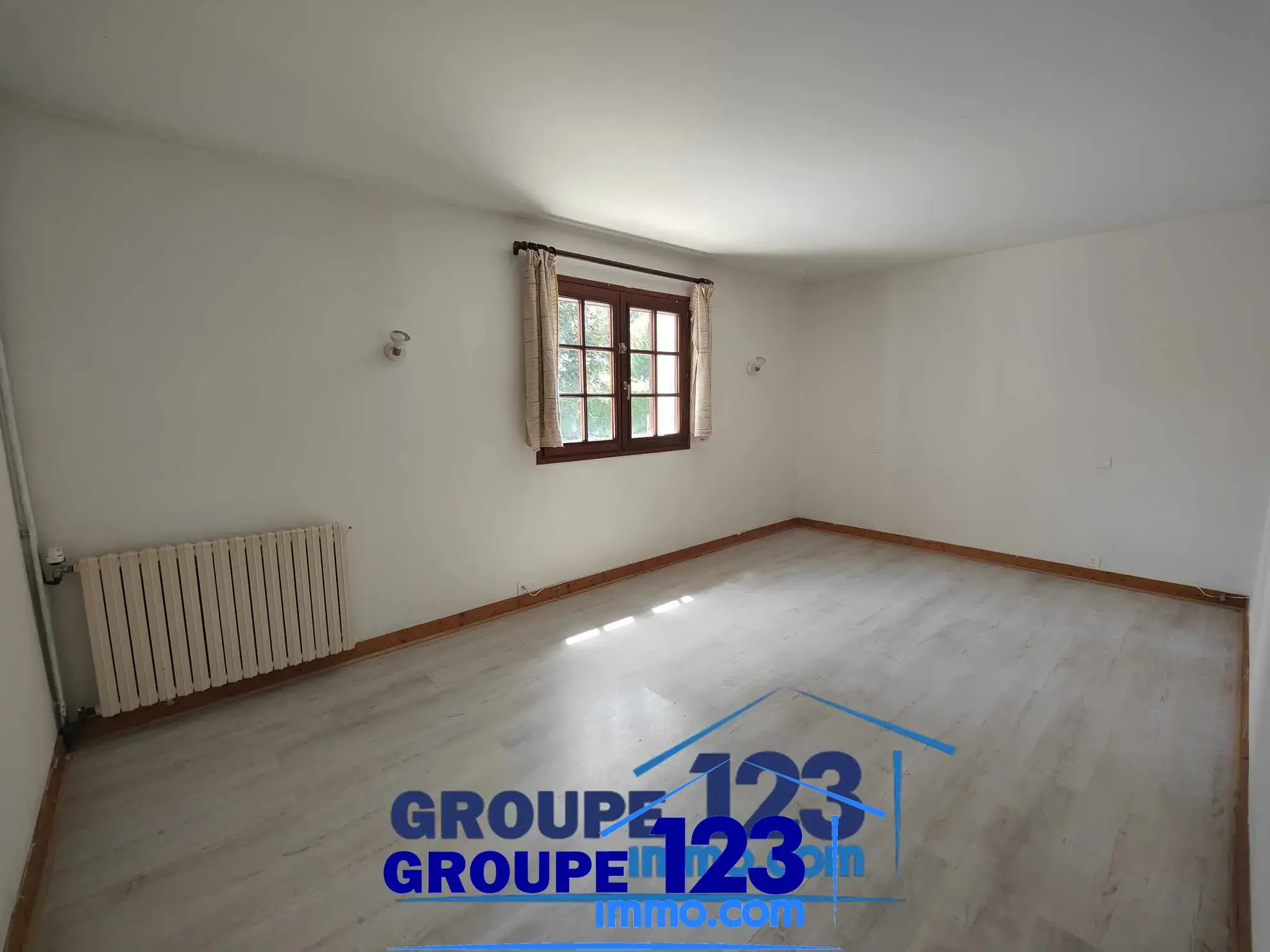 Maison spacieuse de 180 m² à Laduz avec 5 chambres et jardin 