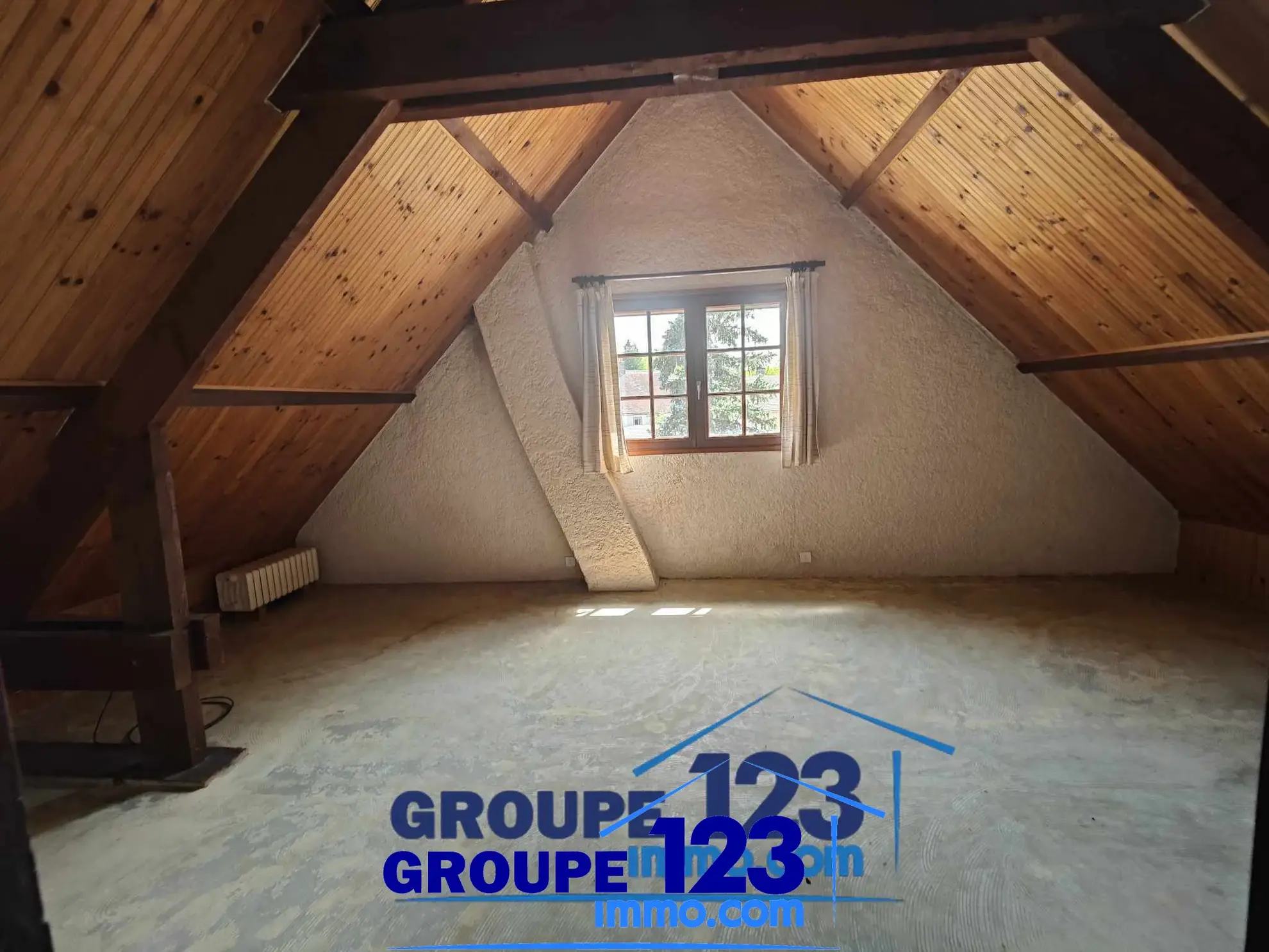 Maison spacieuse de 180 m² à Laduz avec 5 chambres et jardin 