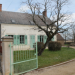 St Jeanvrin - Ferme avec grande grange et terrain de 4025 m2