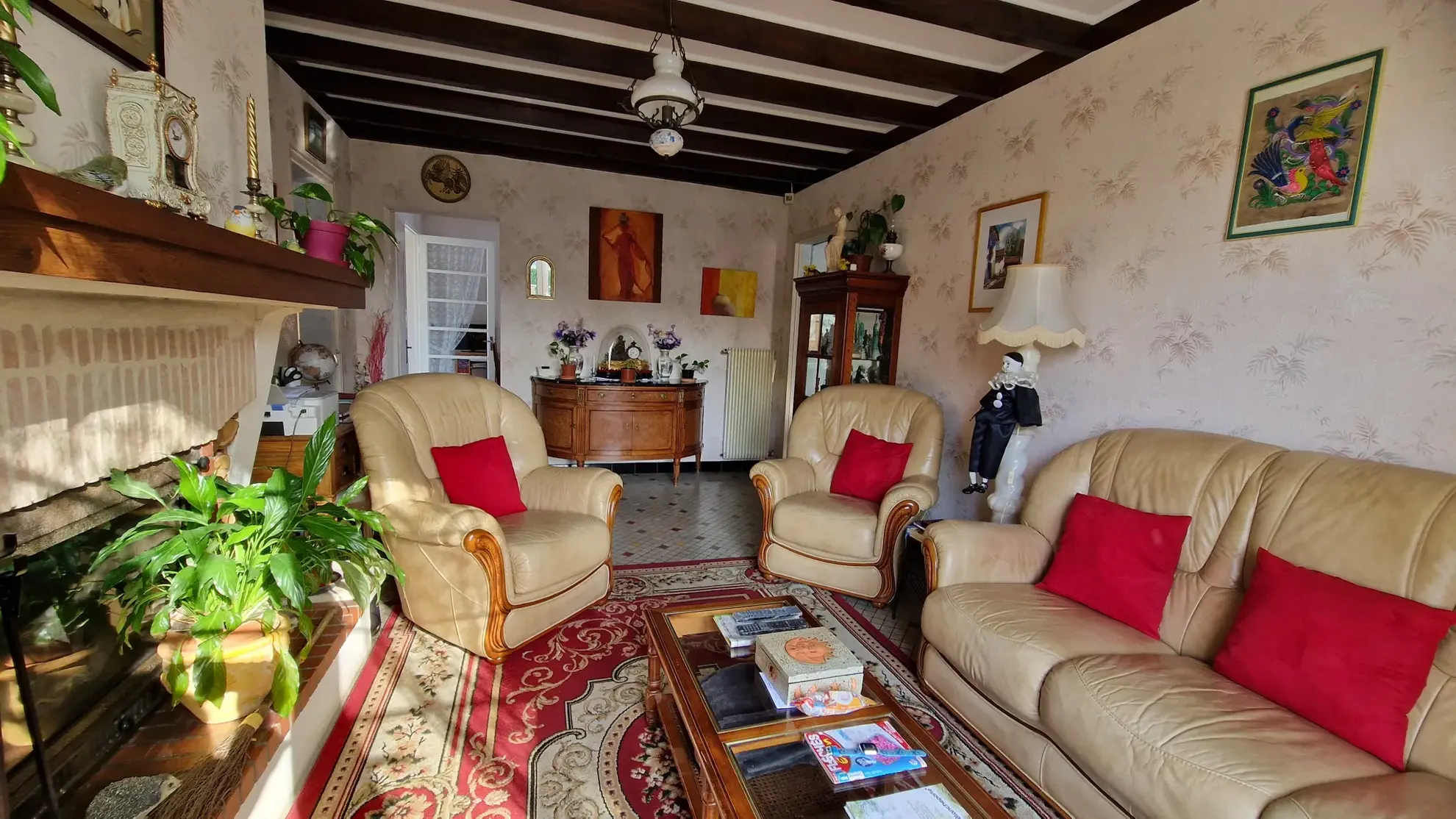 Maison de plain pied à Saint-Symphorien avec jardin et terrasse 