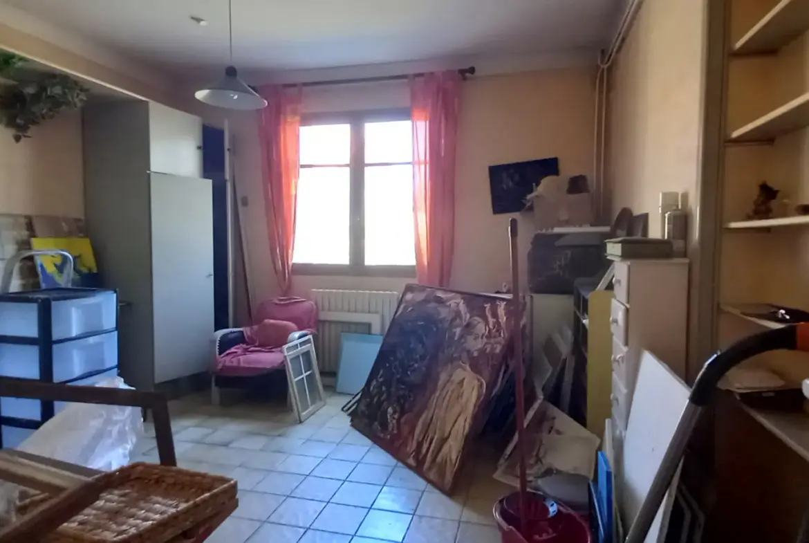 Maison de 171 m² à rénover à Aureilhan avec terrain 