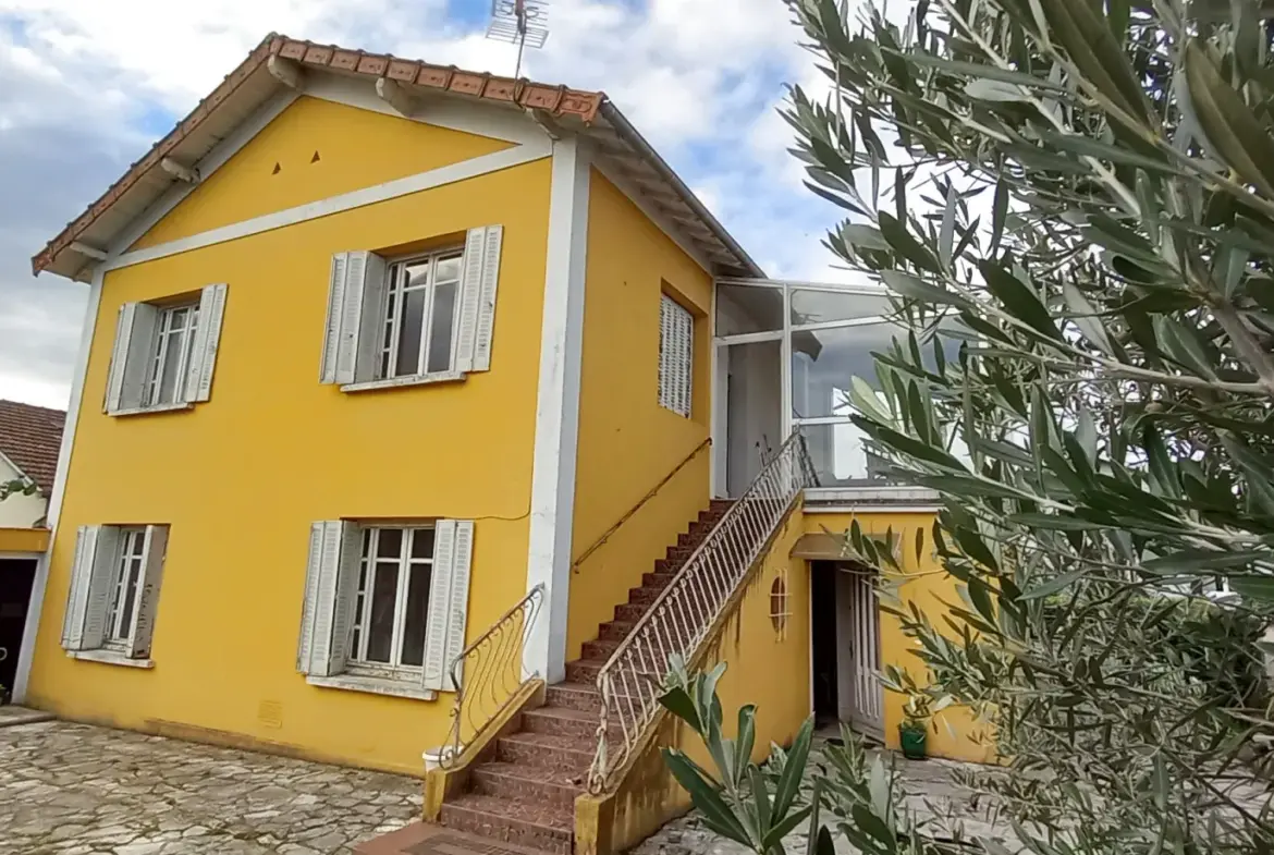 Maison de 171 m² à rénover à Aureilhan avec terrain 