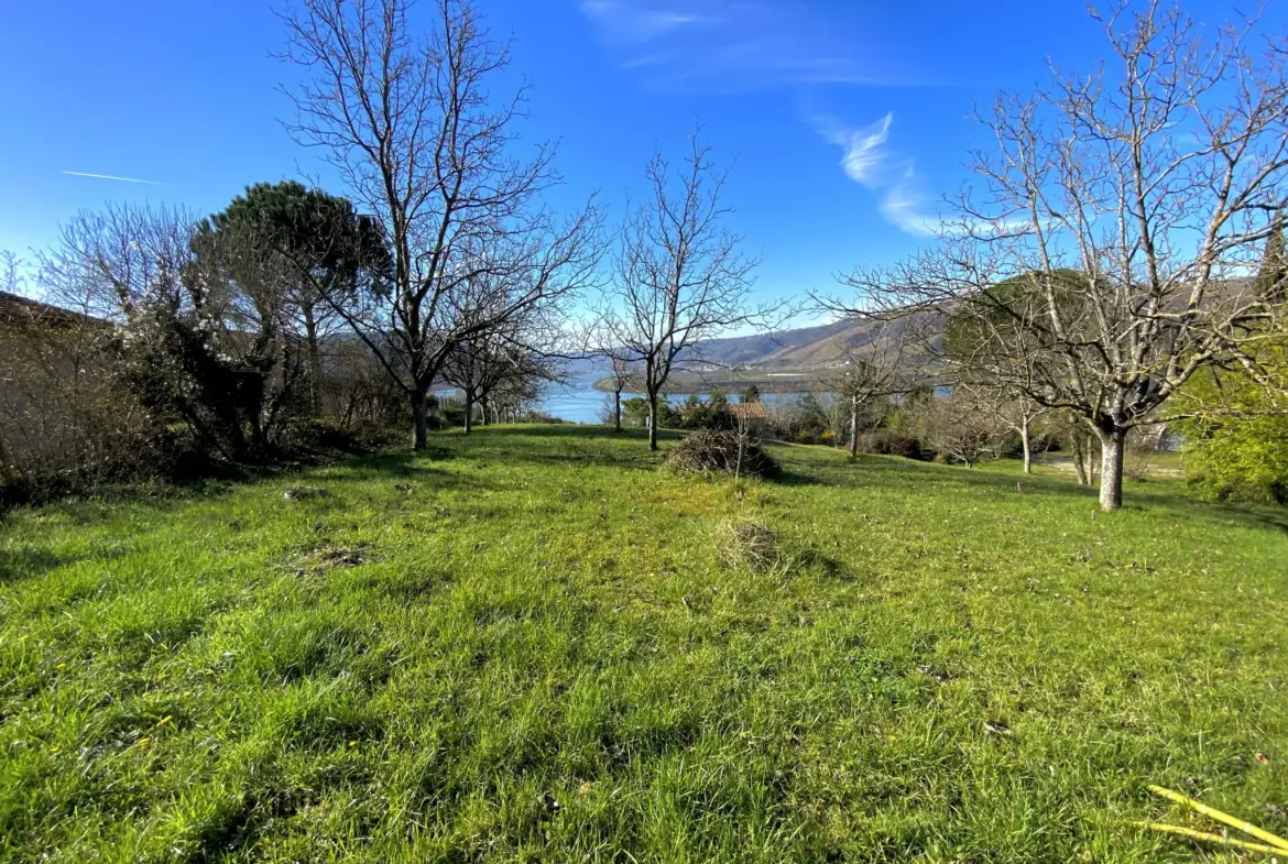 Magnifique terrain de 1020 m² à Saint-Vallier avec vue sur le Rhône 