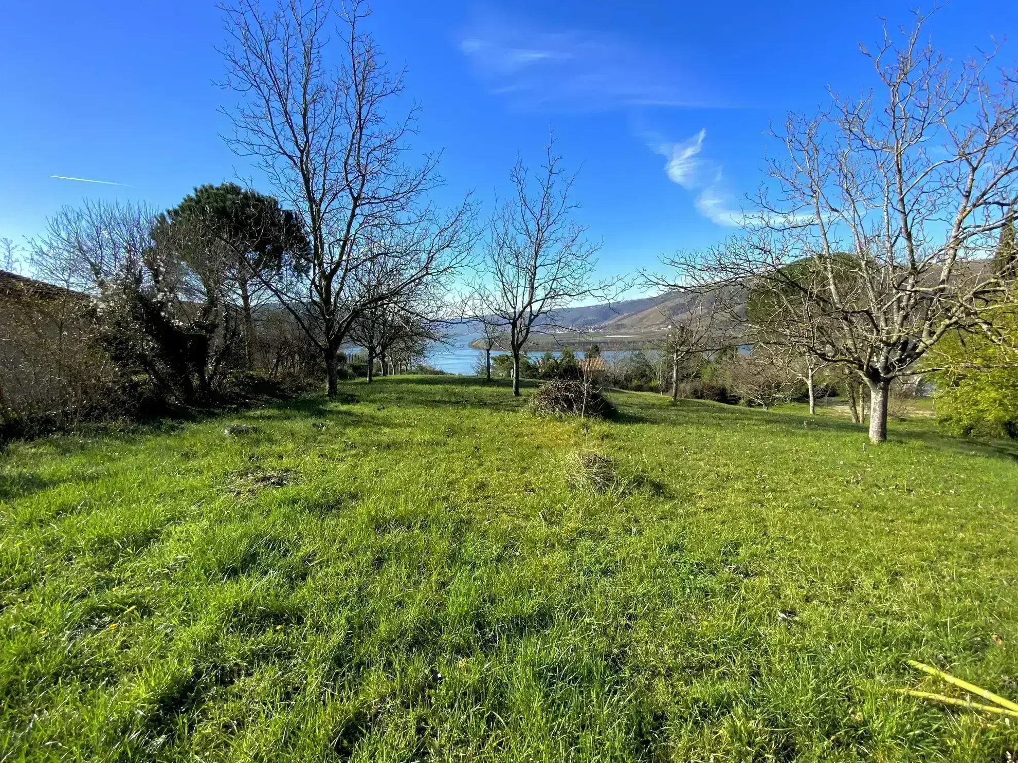 Magnifique terrain de 1020 m² à Saint-Vallier avec vue sur le Rhône 