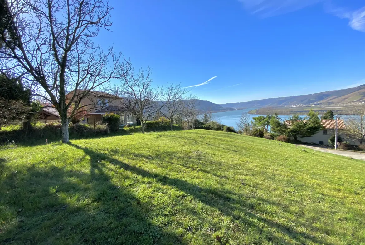 Magnifique terrain de 1020 m² à Saint-Vallier avec vue sur le Rhône 