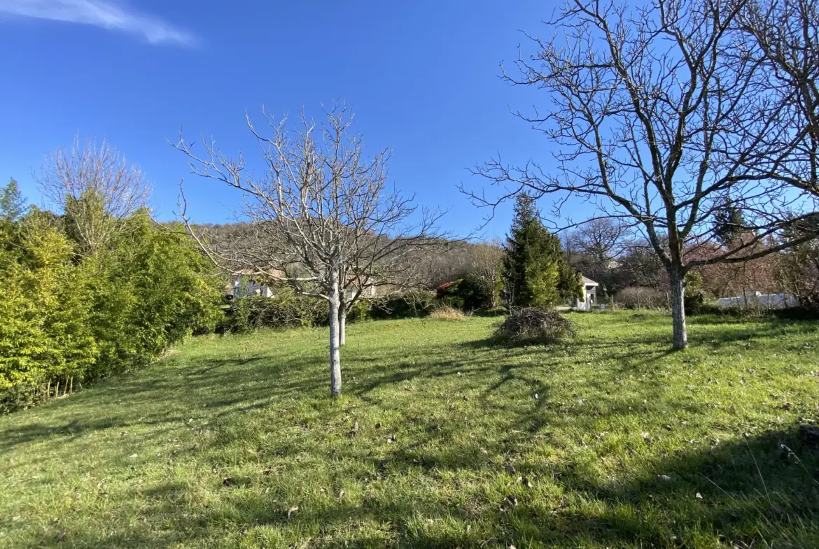 Magnifique terrain de 1020 m² à Saint-Vallier avec vue sur le Rhône 