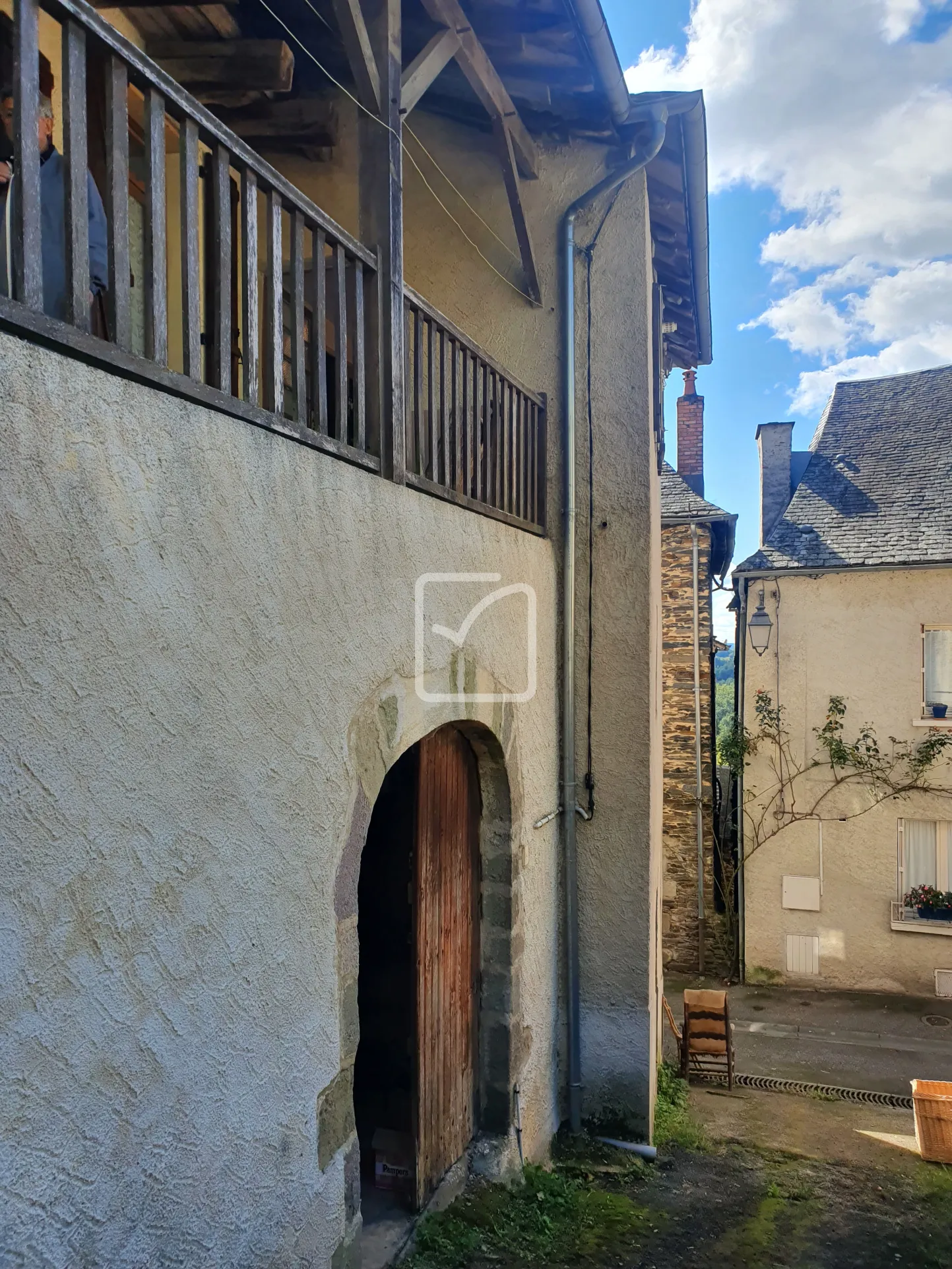 Maison de village à rénover avec jardin à Donzenac 