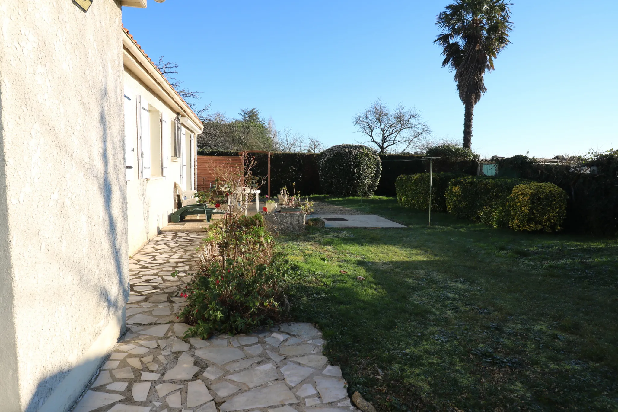 Charmante maison de plain-pied à Romegoux avec jardin et garage 