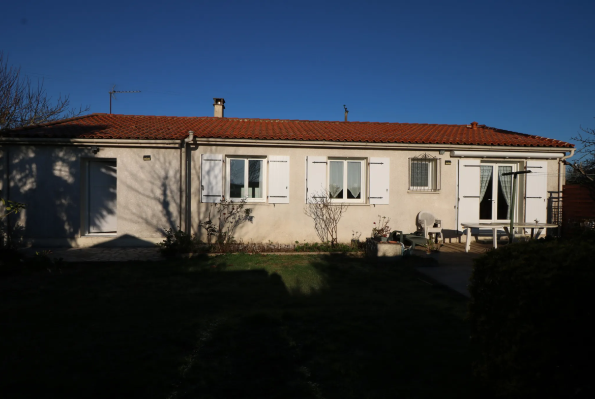 Charmante maison de plain-pied à Romegoux avec jardin et garage 