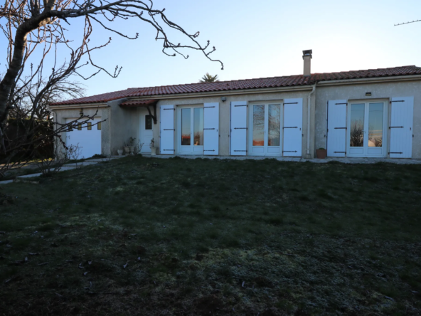 Charmante maison de plain-pied à Romegoux avec jardin et garage