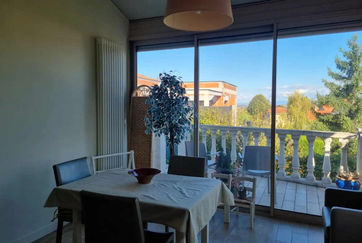 Maison de ville à vendre à Aubière avec 2 chambres et terrasse 