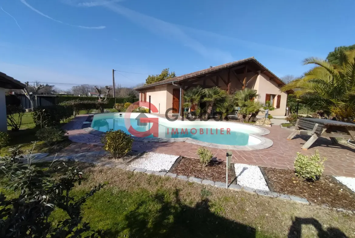 Maison T4+ de plain-pied avec piscine à Vergoignan, 117 m² 