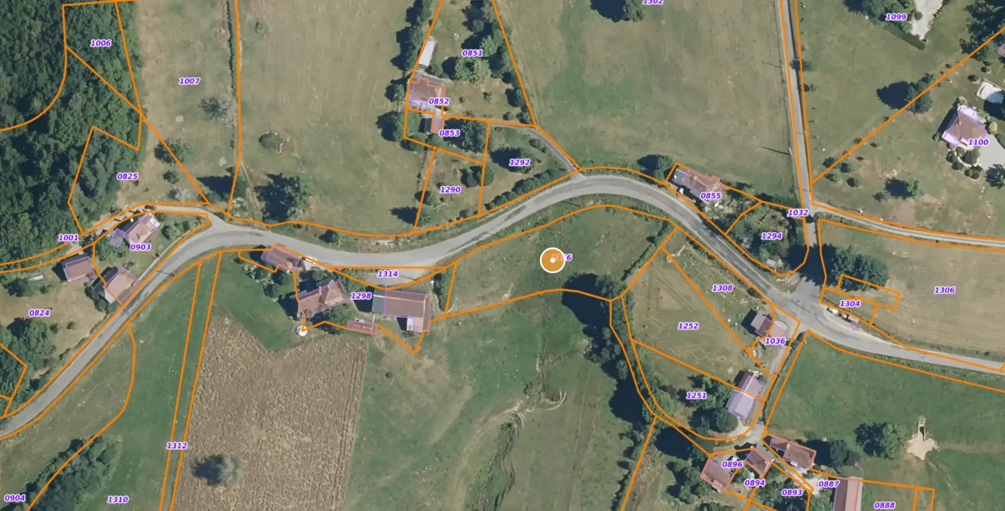 Terrain constructible de 2366 m² à vendre à Neuville 