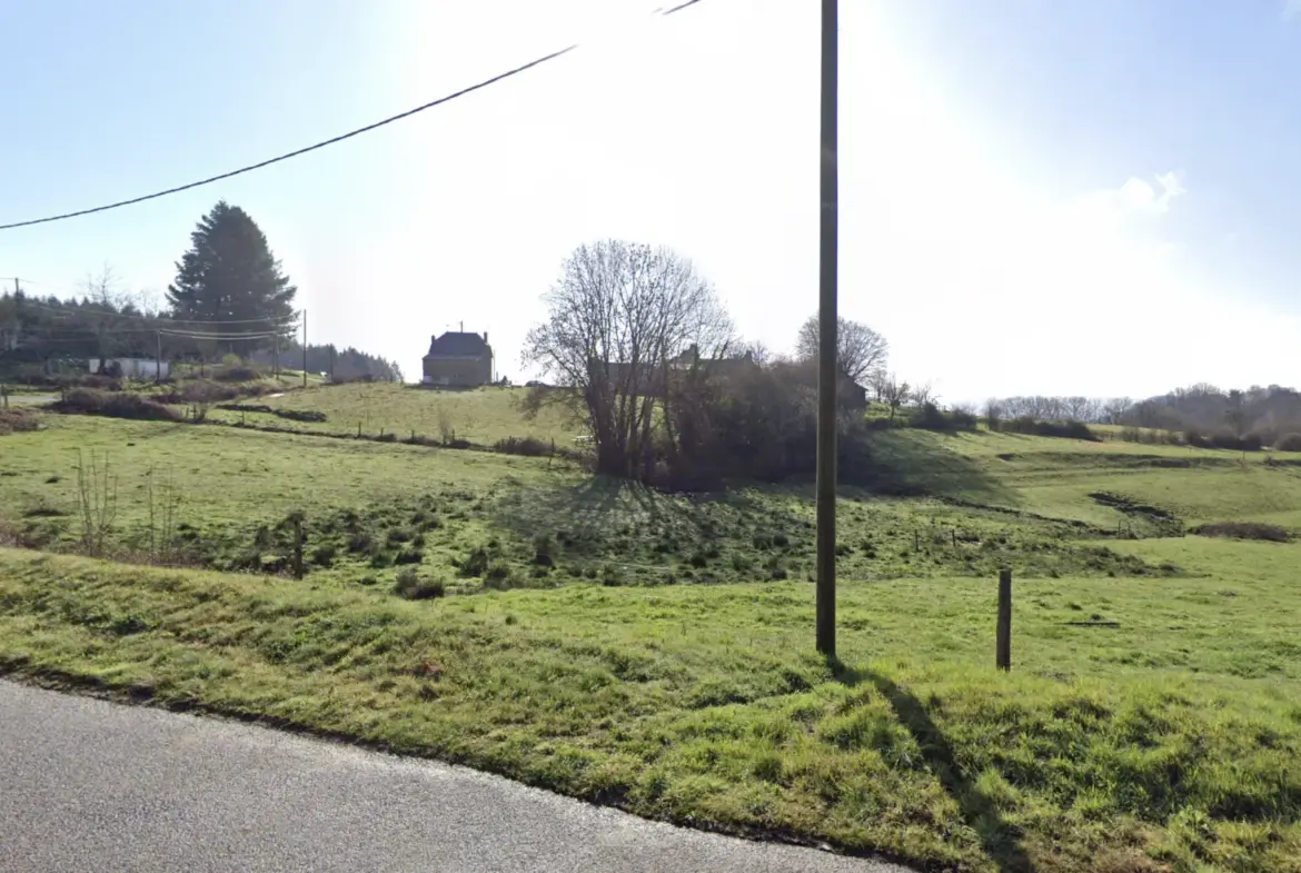 Terrain constructible de 2366 m² à vendre à Neuville 