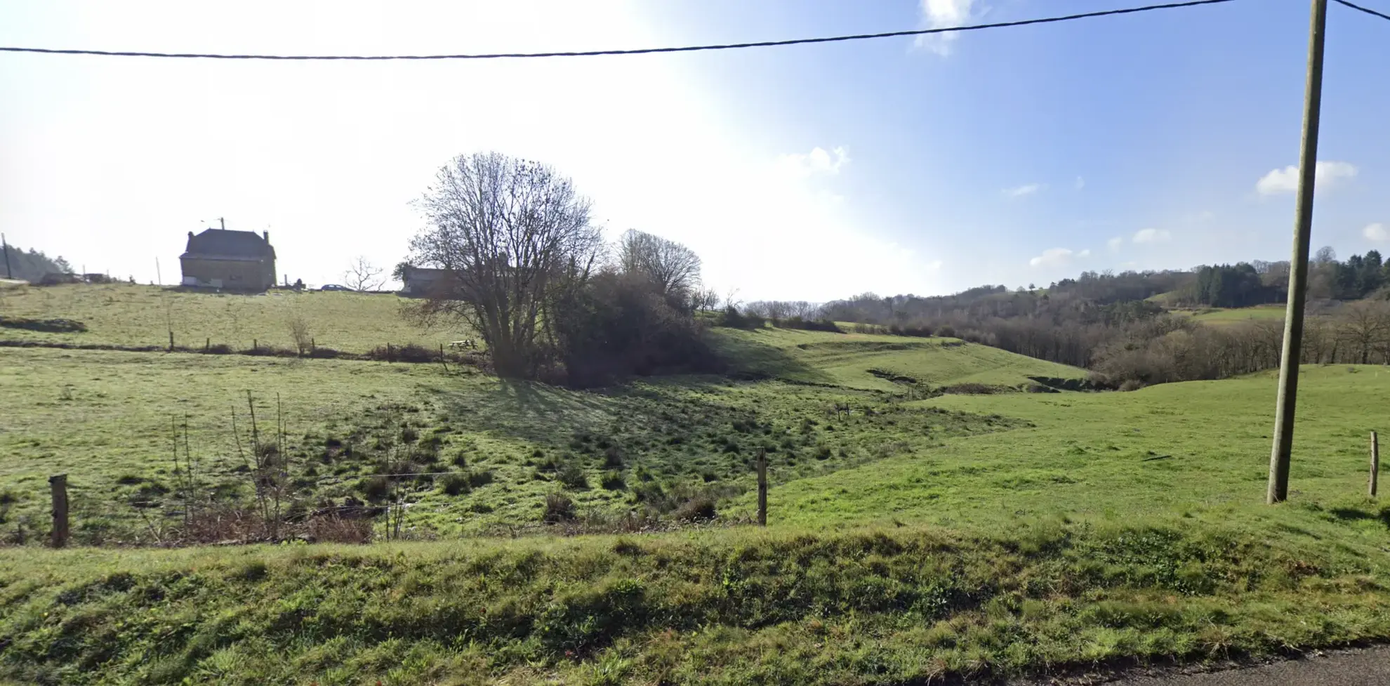 Terrain constructible de 2366 m² à vendre à Neuville 