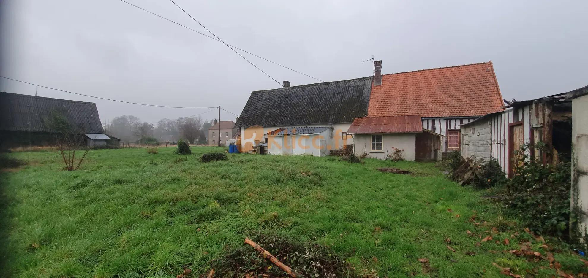 Longère à rénover à Auppegard avec jardin et garage 