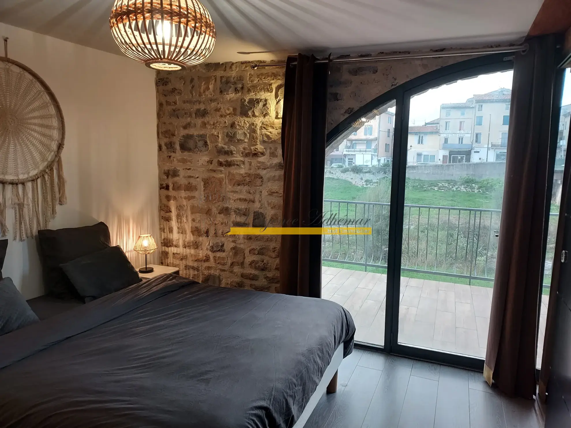 À vendre : Maison rénovée de 59 m2 avec terrasse à Montélimar 