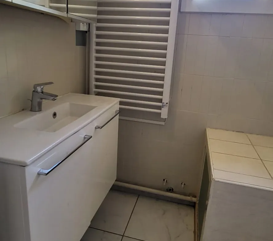 À vendre : Appartement de 52 m², 2 pièces, Rue Caisserie - Marseille 