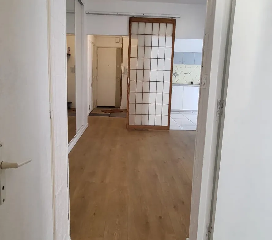 À vendre : Appartement de 52 m², 2 pièces, Rue Caisserie - Marseille 