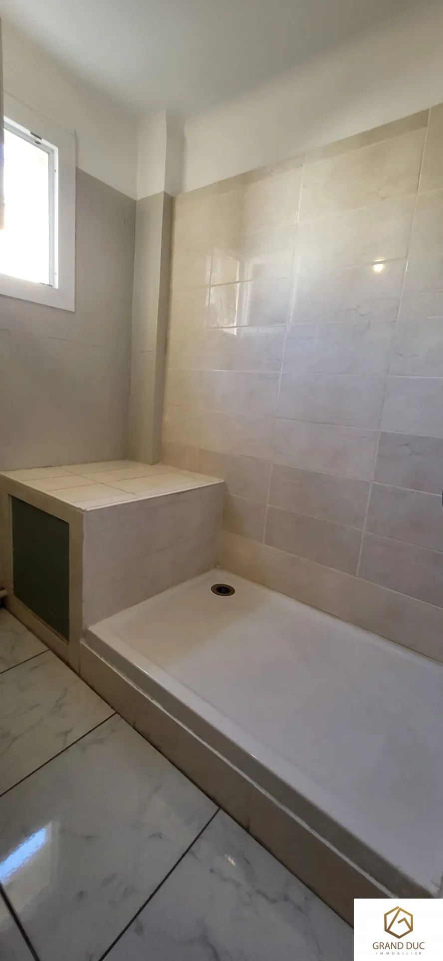 À vendre : Appartement de 52 m², 2 pièces, Rue Caisserie - Marseille 