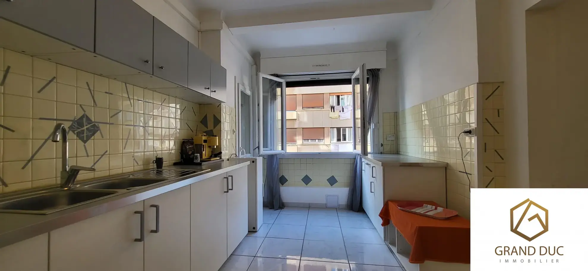 À vendre : Appartement de 52 m², 2 pièces, Rue Caisserie - Marseille 