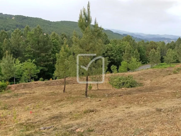 Terrain à bâtir de 1818 m² avec vue dégagée à Mercuer