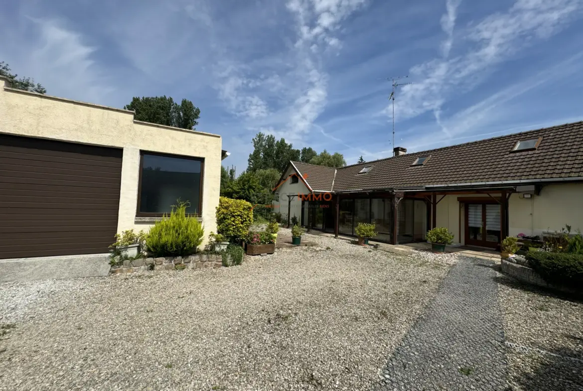 À vendre : Longère individuelle sur 2900 m² à Wallers 